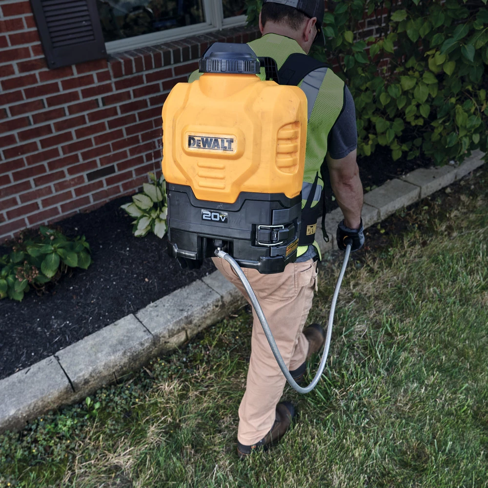 Dewalt 190681 20V MAX 4 Gal. Lithium-ion Cordless Backpack Sprayer Kit (2 Ah) 2 Dewalt 190681 20V MAX 4 Gal. Lithium-ion Cordless Backpack Sprayer Kit (2 Ah) - Image 2