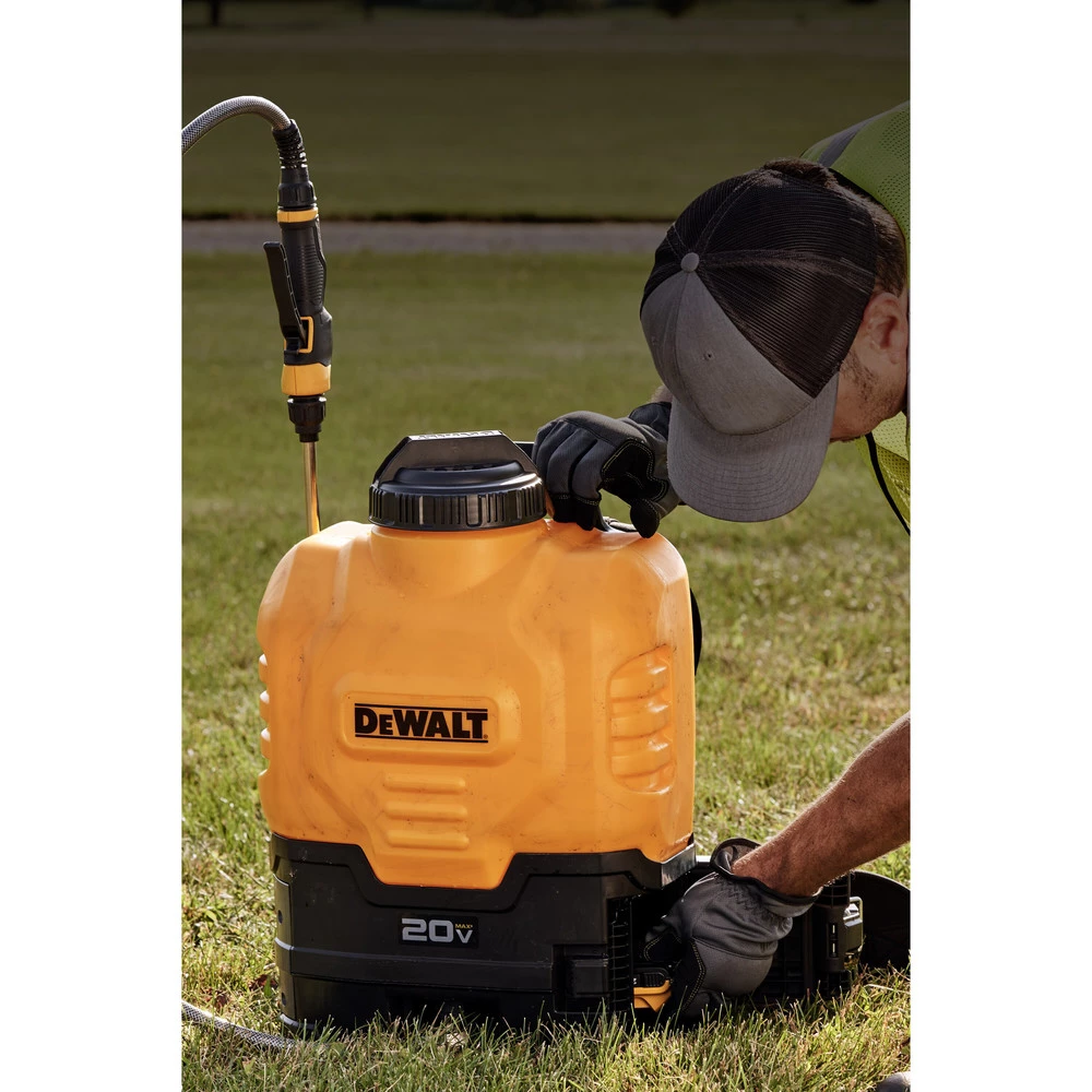 Dewalt 190681 20V MAX 4 Gal. Lithium-ion Cordless Backpack Sprayer Kit (2 Ah) 7 Dewalt 190681 20V MAX 4 Gal. Lithium-ion Cordless Backpack Sprayer Kit (2 Ah) - Image 7