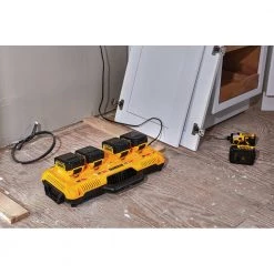 Dewalt DCB104 12V/20V/60V MAX Multi-Port Fast Charger -Dewalt Sales 2022 dewndcb104 i