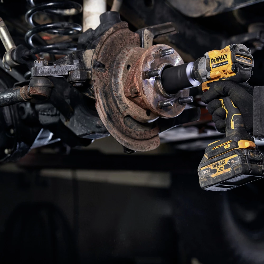 Dewalt DCF923P2 ATOMIC 20V MAX Brushless Lithium-Ion 3/8 In. Cordless Impact Wrench With Hog Ring Anvil Kit With 2 Batteries (5 Ah) 15 Dewalt DCF923P2 ATOMIC 20V MAX Brushless Lithium-Ion 3/8 In. Cordless Impact Wrench With Hog Ring Anvil Kit With 2 Batteries (5 Ah) - Image 15