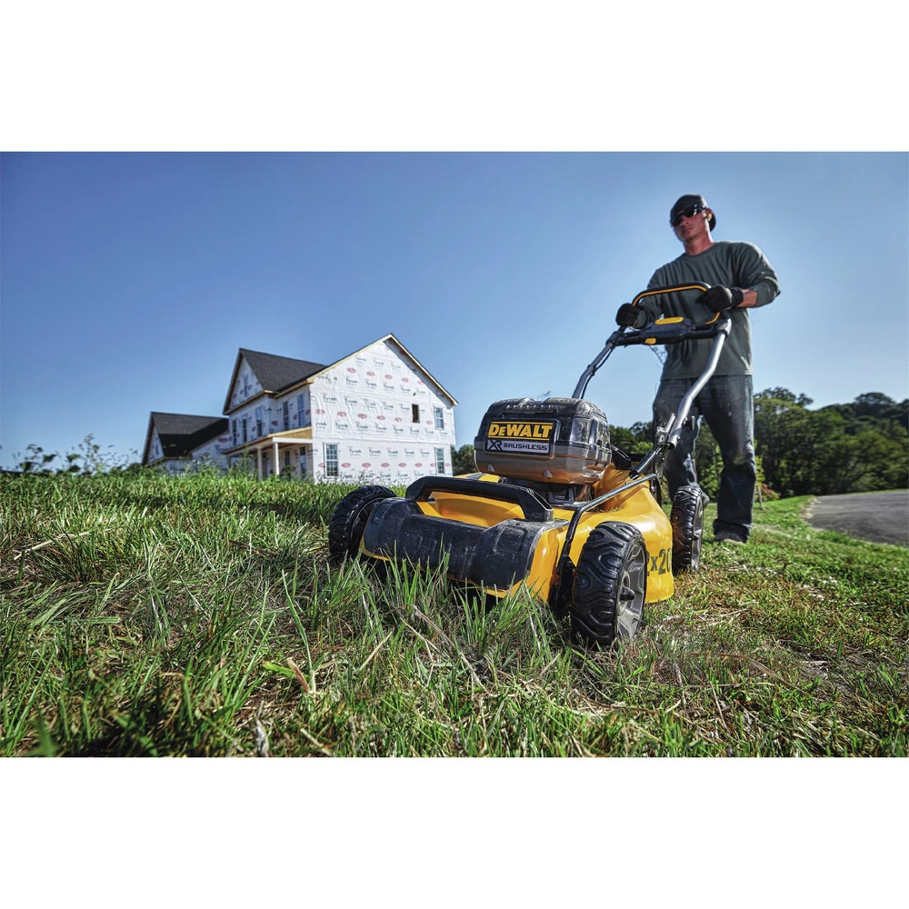 Dewalt DCMW220P2 2X 20V MAX 3-in-1 Cordless Lawn Mower 6 Dewalt DCMW220P2 2X 20V MAX 3-in-1 Cordless Lawn Mower - Image 6