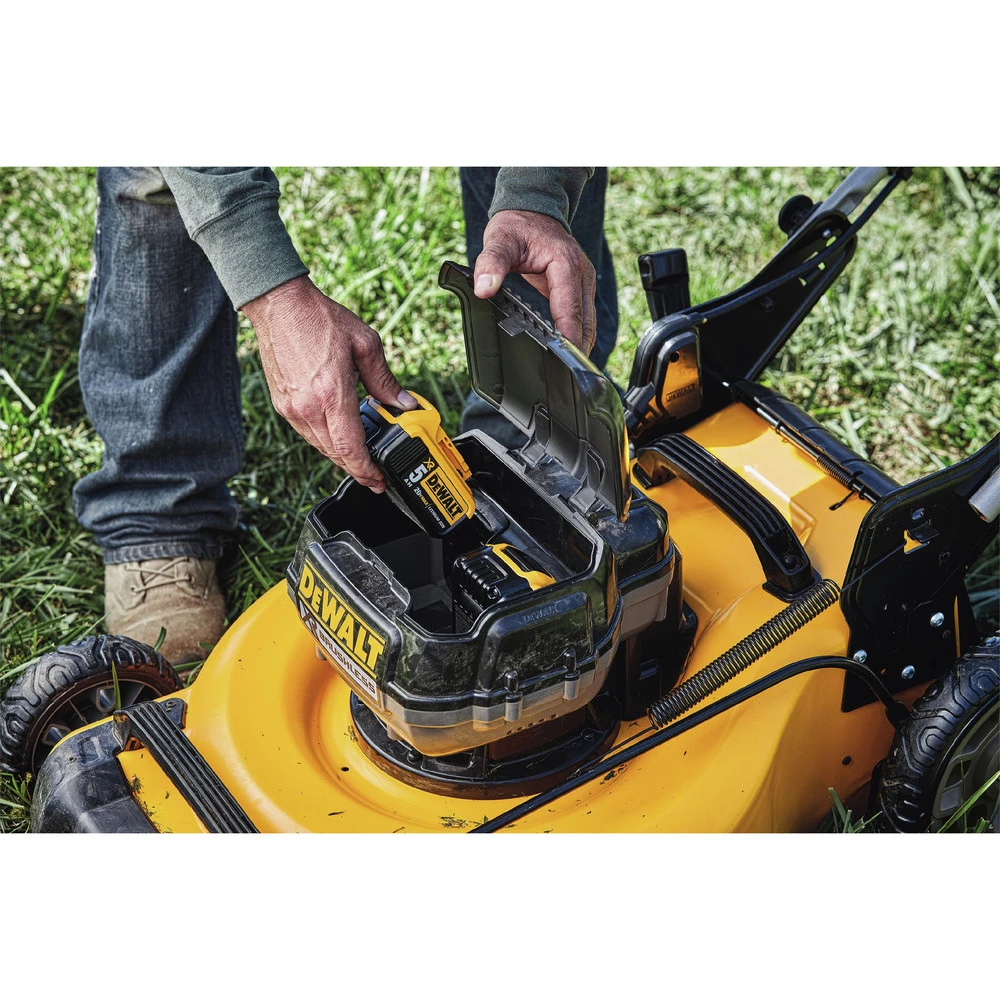 Dewalt DCMW220P2 2X 20V MAX 3-in-1 Cordless Lawn Mower 7 Dewalt DCMW220P2 2X 20V MAX 3-in-1 Cordless Lawn Mower - Image 7