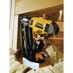 Dewalt DCN692M1 20V MAX XR Brushless Lithium-Ion 30 Degree Cordless Paper Collated Framing Nailer Kit (4 Ah) -Dewalt Sales 2022 dewndcn692m1 j