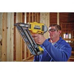 Dewalt DCN692M1 20V MAX XR Brushless Lithium-Ion 30 Degree Cordless Paper Collated Framing Nailer Kit (4 Ah) -Dewalt Sales 2022 dewndcn692m1 p