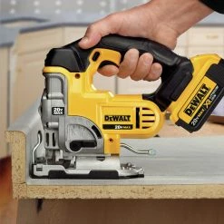 Dewalt DCS331M1 20V MAX Lithium-Ion 3000 SPM Cordless Jigsaw Kit (3 Ah) -Dewalt Sales 2022 dewndcs331m1 c