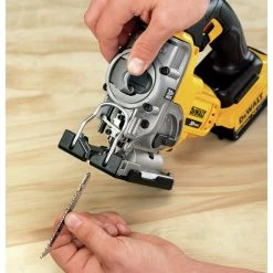 Dewalt DCS331M1 20V MAX Lithium-Ion 3000 SPM Cordless Jigsaw Kit (3 Ah) -Dewalt Sales 2022 dewndcs331m1 f