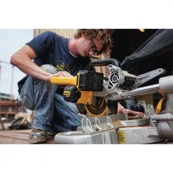 Dewalt DCS361M1 20V MAX Cordless Lithium-Ion 7-1/4 In. Sliding Compound Miter Saw Kit -Dewalt Sales 2022 dewndcs361m1 n