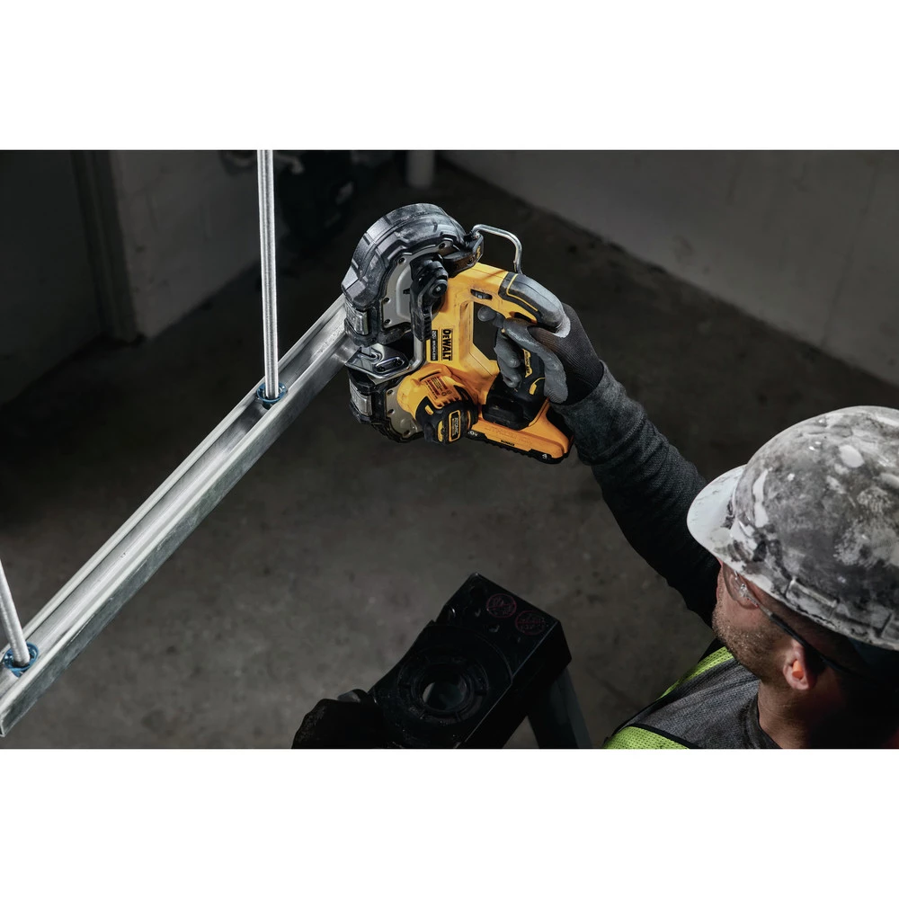 Dewalt DCS377Q1 ATOMIC 20V MAX Brushless Lithium-Ion 1-3/4 In. Cordless Band Saw Kit (4 Ah) 6 Dewalt DCS377Q1 ATOMIC 20V MAX Brushless Lithium-Ion 1-3/4 In. Cordless Band Saw Kit (4 Ah) - Image 6