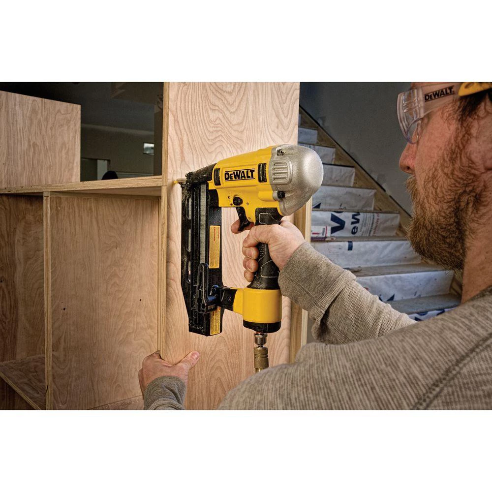 Dewalt DWFP71917 Precision Point 16-Gauge 2-1/2 In. Finish Nailer 6 Dewalt DWFP71917 Precision Point 16-Gauge 2-1/2 In. Finish Nailer - Image 6